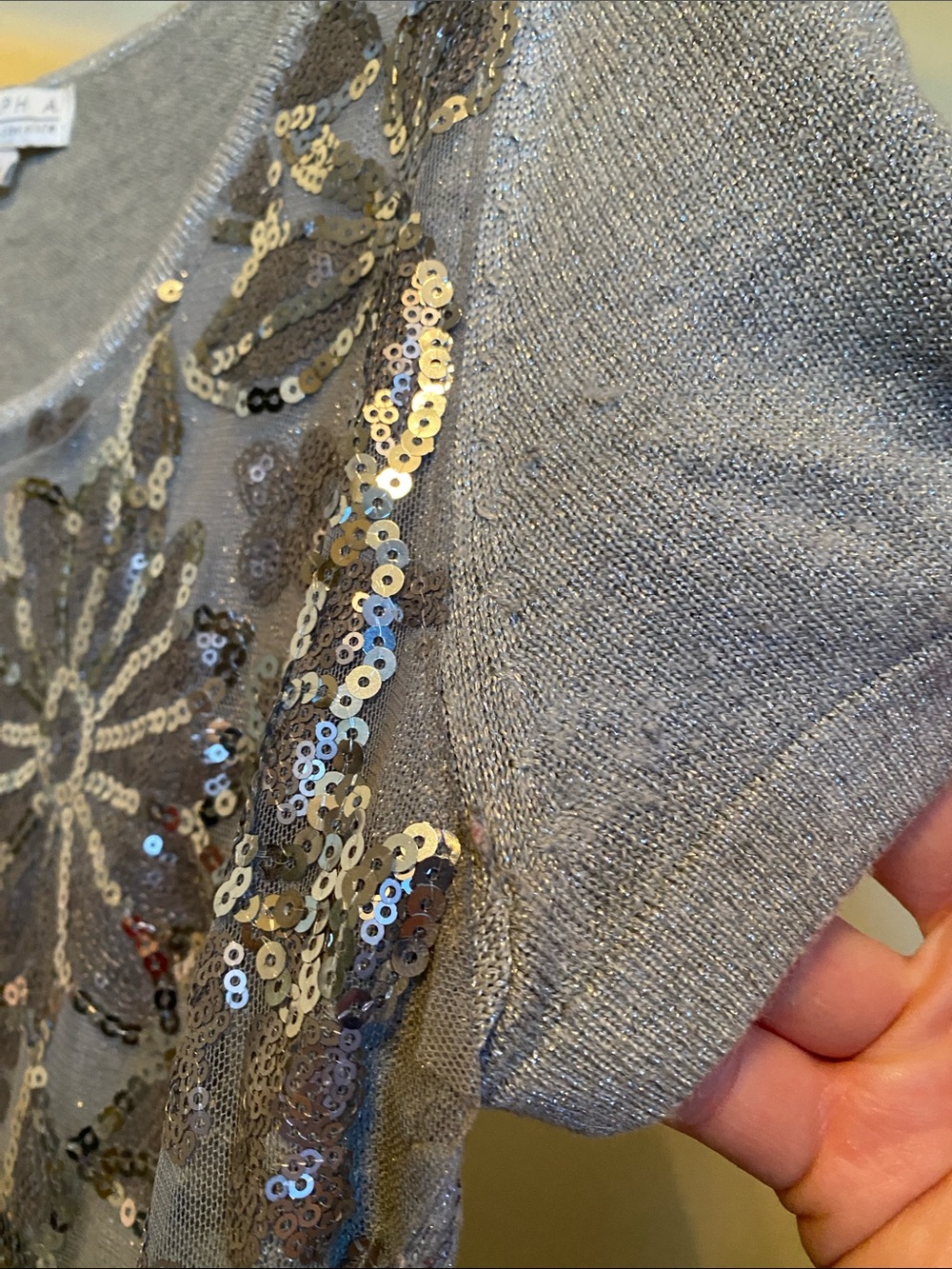 Joseph A Silver Sequin Floral Short Sleeve Scoop Neck Top - Picture 6 of 16